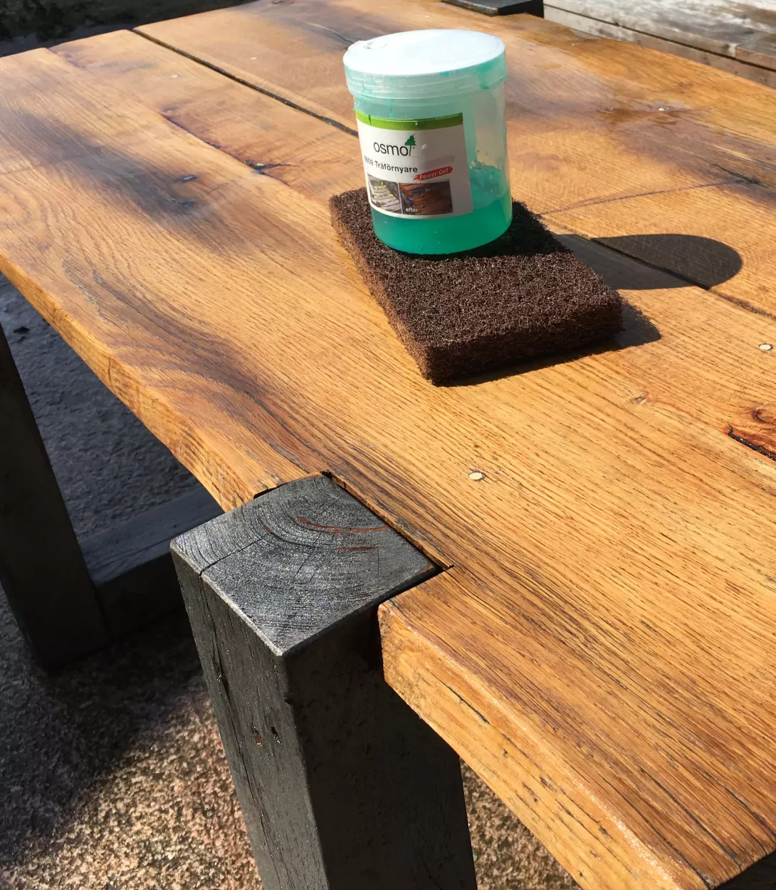 Perfekt att använda på bordsytor som behöver få ett lyft