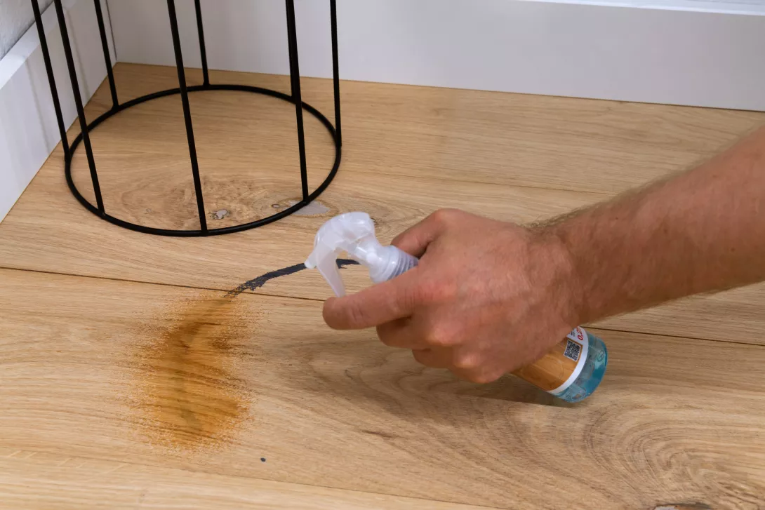 Osmo 6602 Fläckborttagare Tannin på ekgolv