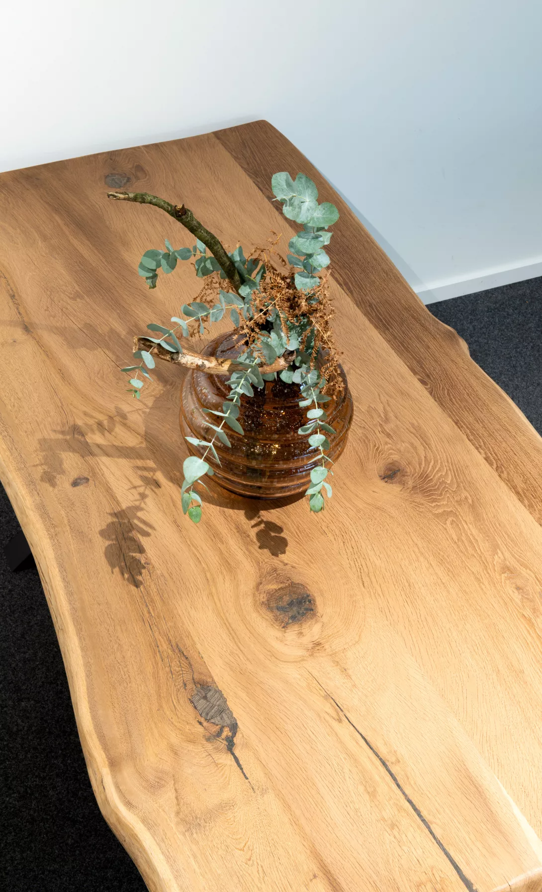 Osmo Träspackel 7306 Svart på ekbord