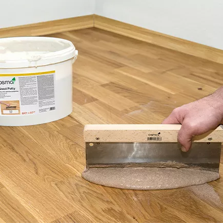 Osmo Träspackel applicering med Osmo Dubbbelspackel